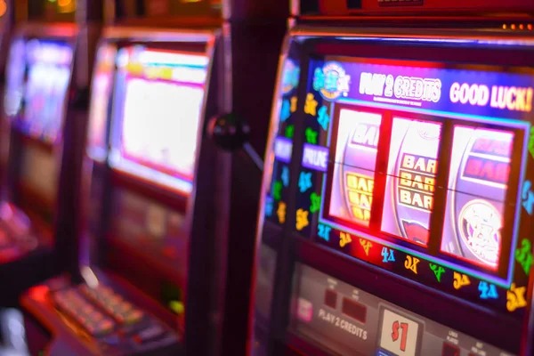 Betting interface showing bet placement, payout odds, and live dealer action
